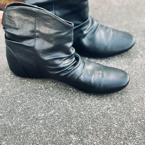 White Mountain Black Ankle Boots Size 10 M NWOT